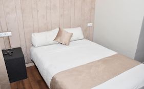 Cade Hotel
